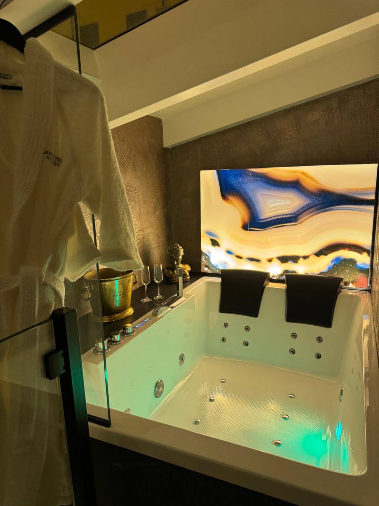 Santateresa19 Suite & Spa ปาแลร์โม ภายนอก รูปภาพ
