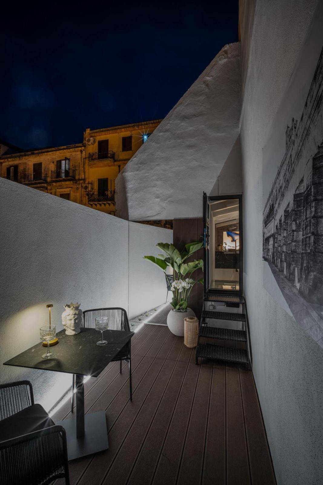 Santateresa19 Suite & Spa ปาแลร์โม ภายนอก รูปภาพ