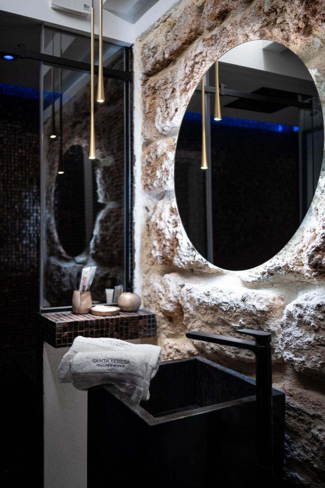 Santateresa19 Suite & Spa ปาแลร์โม ภายนอก รูปภาพ